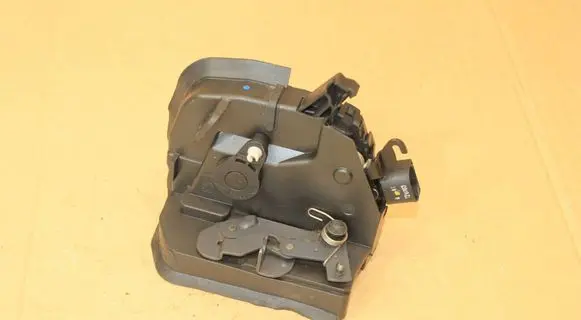 BMW X5 E53 Rear door lock 8402602