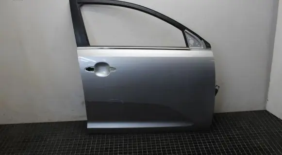 KIA Sportage Front door
