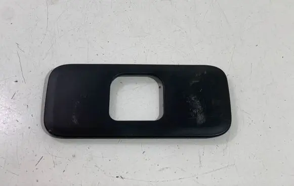 Renault Espace V (RFC) Tailgate/boot lid lock trim 156078930