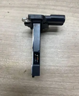 Toyota C-HR I Mass air flow meter 222040y010
