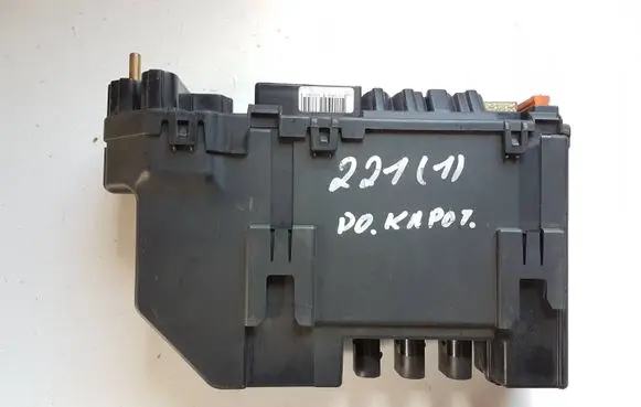 Mercedes-Benz S W221 Fuse box set 2215400850 2711060 433704