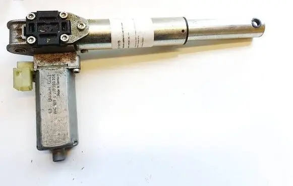 BMW 3 E90 E91 Seat adjustment motor 0390203234 8321087
