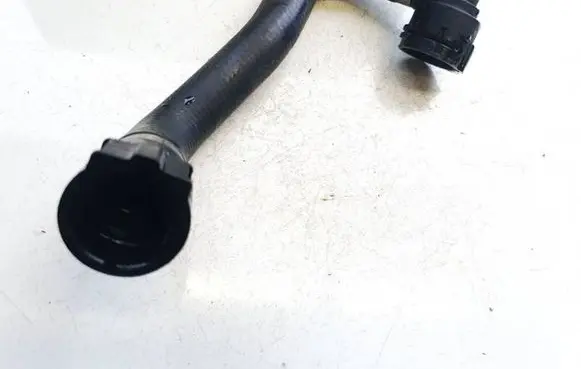 Mercedes-Benz EQB Engine coolant pipe/hose