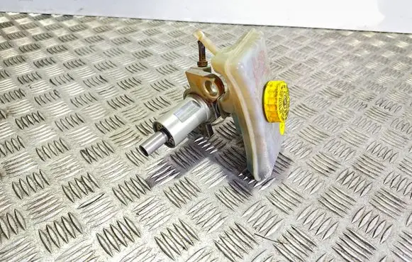 Skoda Superb B5 (3U) Master brake cylinder 8E0611301G