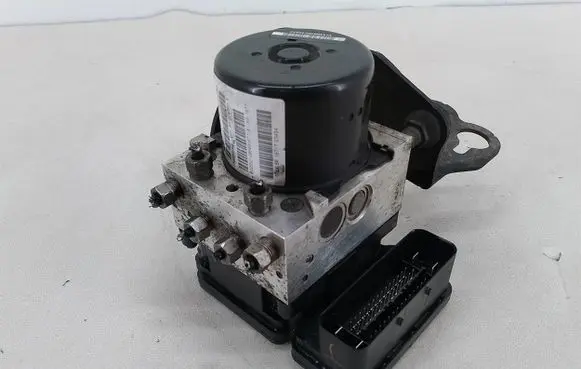 Chrysler Sebring (JS) ABS Pump P05085335AG