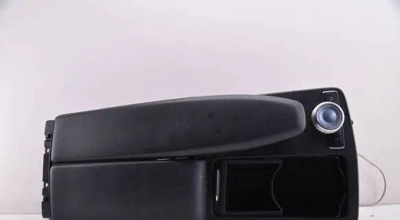 Mercedes-Benz E W212 Armrest A2046800639
