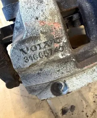 Volvo XC90 Front brake caliper 31665740