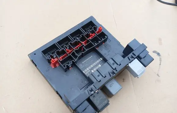 Volkswagen Caddy Comfort/convenience module 3C0937049AJ F005V00661 H54S2202