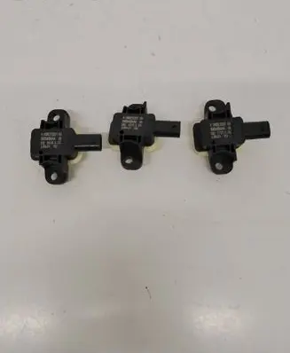 Mercedes-Benz GL X166 Airbag deployment crash/impact sensor A1668210351 56054084AA