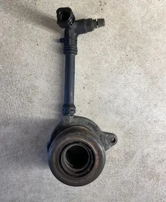 Clutch slave cylinder