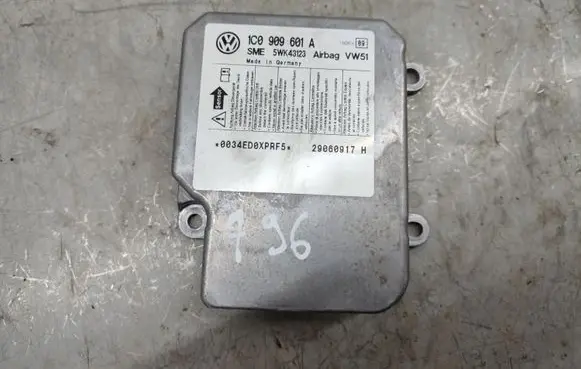 Skoda Fabia Mk1 (6Y) Airbag control unit/module 1C0909601A