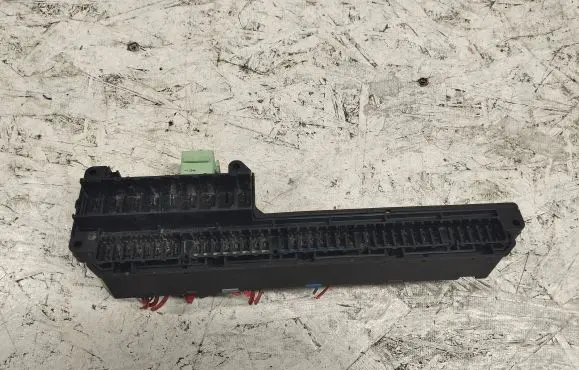 BMW 5 E60 E61 Fuse module 6932452