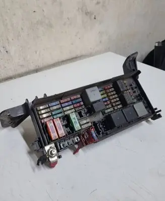 Mercedes-Benz ML W164 Fuse module A1645400272 15464741 5072426
