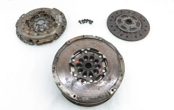 Audi A5 8T 8F Dual mass flywheel 0B4141031 0B3141117 0B2105266C