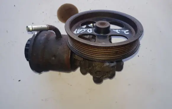 Toyota Corolla Verso E121 Power steering pump