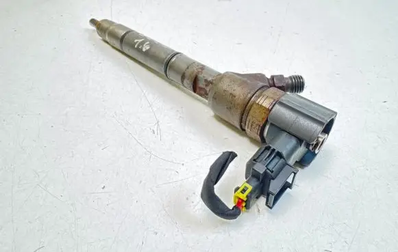 KIA Ceed Fuel injector 0445110320 338002A900