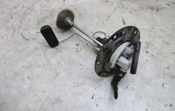Subaru XV I Fuel level sensor GMAUTO4574097