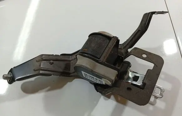 Mazda 5 Rear seatbelt A26536