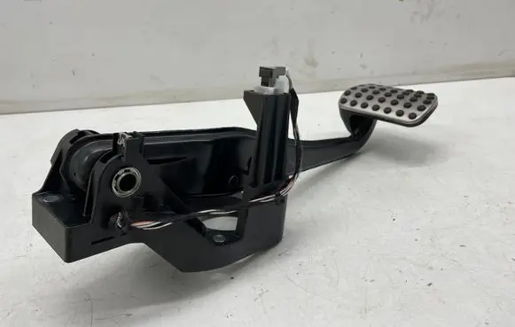 Mercedes-Benz B W246 W242 Brake pedal A2462920308 A2462900119