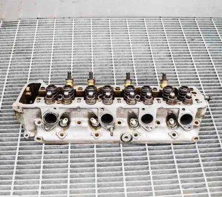 Mercedes-Benz S W116 Engine head R1160162601