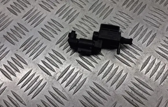 Audi A3 S3 8P Valve vacuum 037906283C