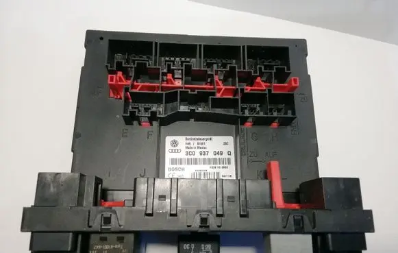 Volkswagen PASSAT B6 Comfort/convenience module 3C0937049Q F005V00600