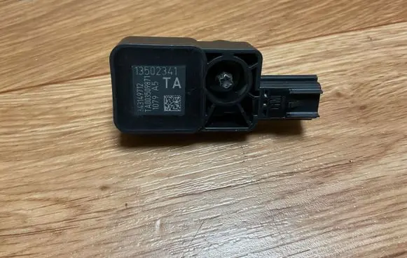 Opel Insignia A Airbag deployment crash/impact sensor 13502341