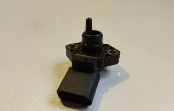 Audi A4 S4 B5 8D Air pressure sensor 8D0203515 0281002177