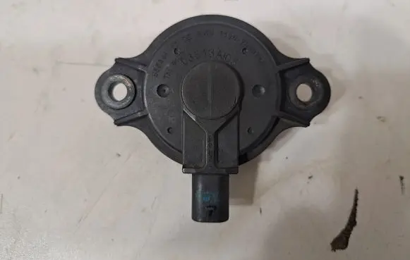 BMW 3 F30 F35 F31 Camshaft vanos timing valve 7593719