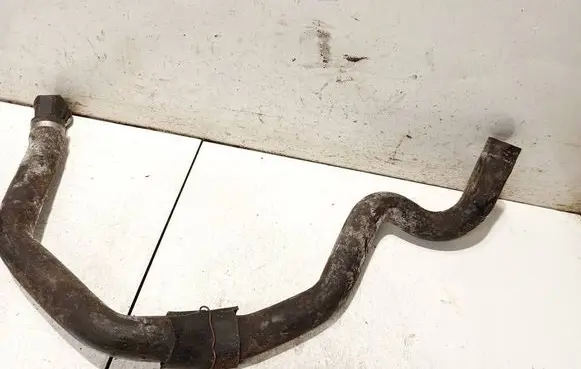 Volkswagen PASSAT B6 Engine coolant pipe/hose