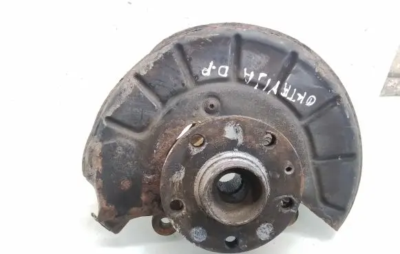 Skoda Octavia Mk2 (1Z) Front wheel hub