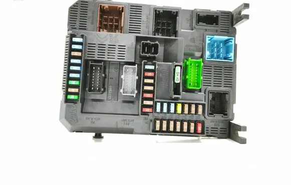 Peugeot 208 I Fuse module 9807532080 20140225