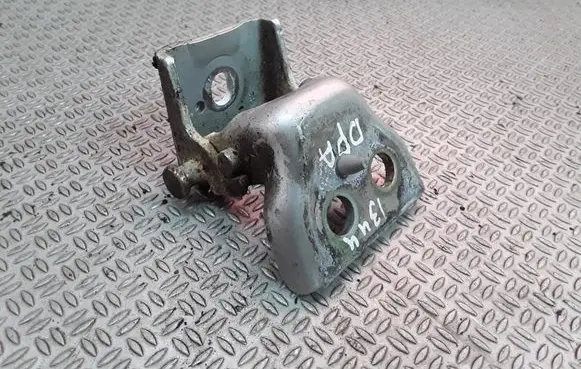 Peugeot 407 Front door lower hinge 