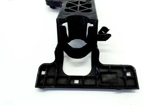 Front bumper mounting bracket