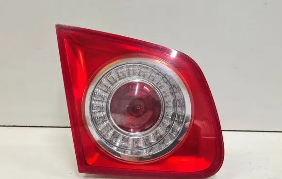 Volkswagen Jetta V Tailgate rear/tail lights 1K5945093