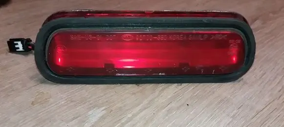 KIA Sorento Third/center stoplight 927003E0
