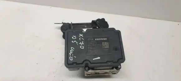 Volvo XC70 ABS Pump 30681619 10092604053 000404972C1