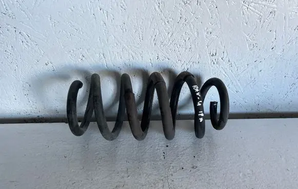 Toyota RAV 4 (XA40) Rear coil spring