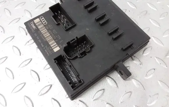 Audi A8 S8 D3 4E Comfort/convenience module 4E0907279E 4E0910279E D2T3E26A3P