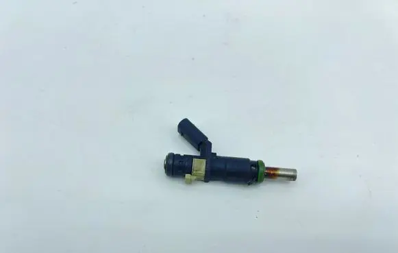 Mercedes-Benz ML W164 Fuel injector A2720780249 5272A07540