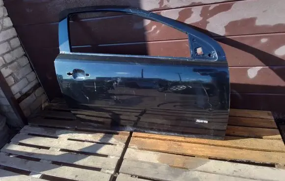 Door (2 Door Coupe)