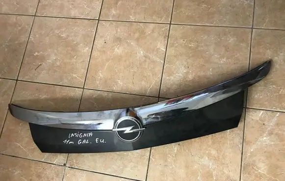 Opel Insignia A Tailgate trim