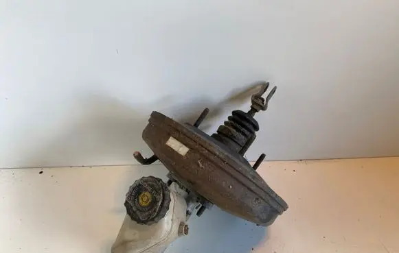 Toyota Corolla E100 Brake booster