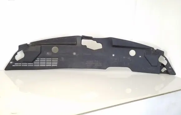 Engine bonnet/hood lock trim molding