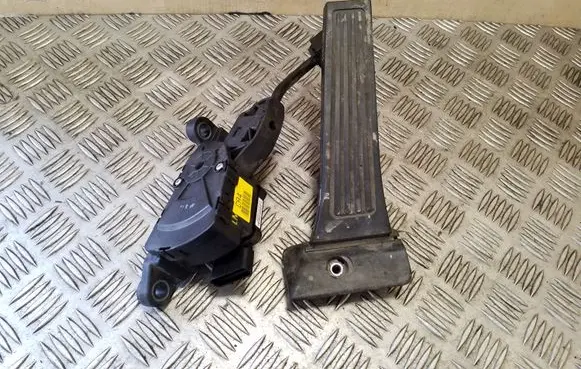 KIA Sportage Accelerator throttle pedal 327272S000