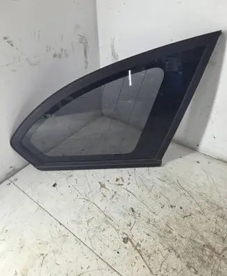Chevrolet Captiva Rear side window