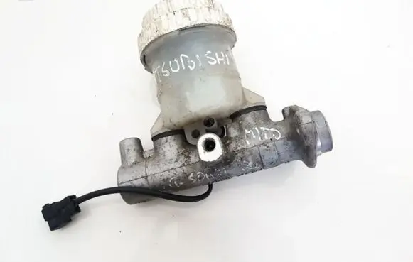 Mitsubishi Space Runner Master brake cylinder