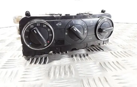 Mercedes-Benz B W245 Fan control module A1698301985