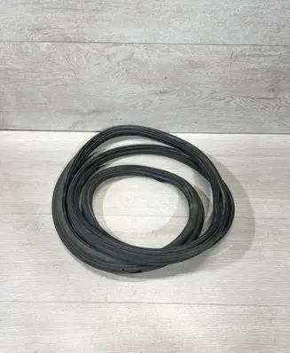 Tesla Model 3 Front door rubber seal 109108900E