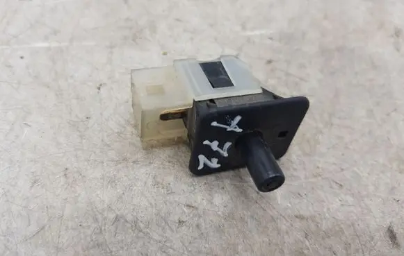 Mercedes-Benz C W203 Reversing light switch sensor 2028249410